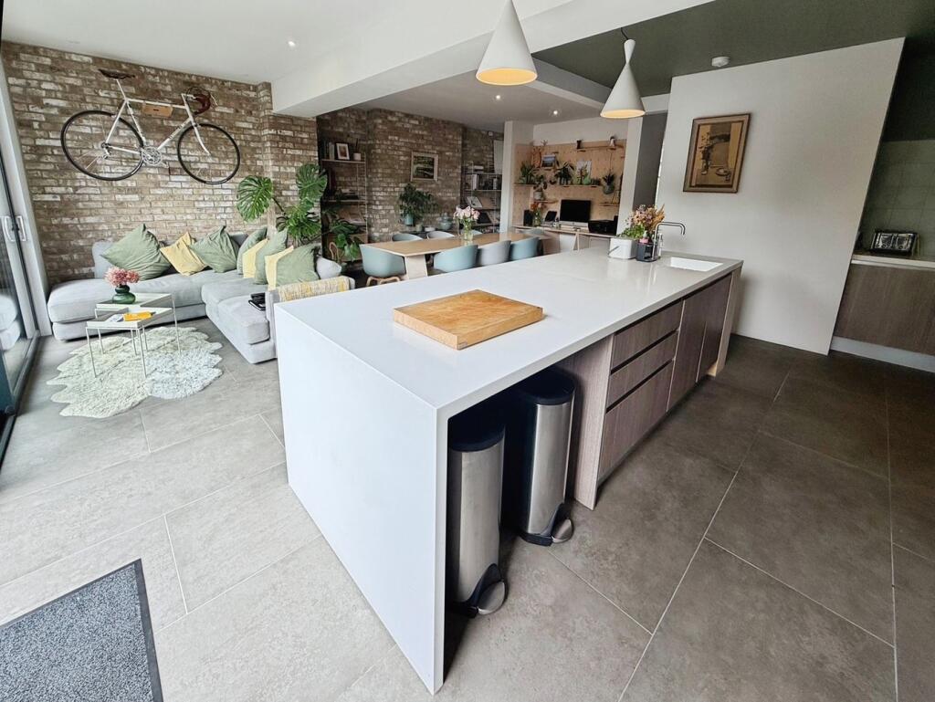 House in Bradford - View 5