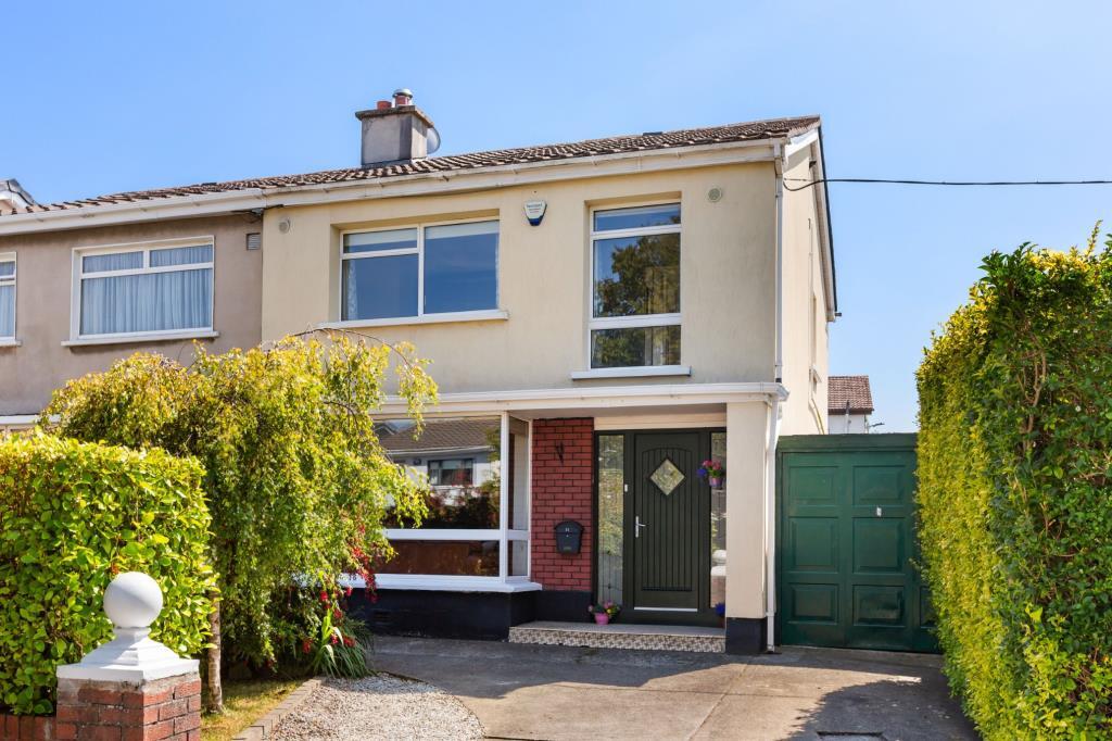 Main image of property: 31 Broadford Lawn, Ballinteer, Dublin 16, D16 Y284