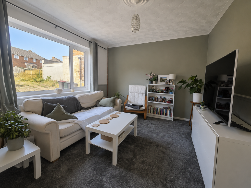 House in Rotherham, Catcliffe - View 2