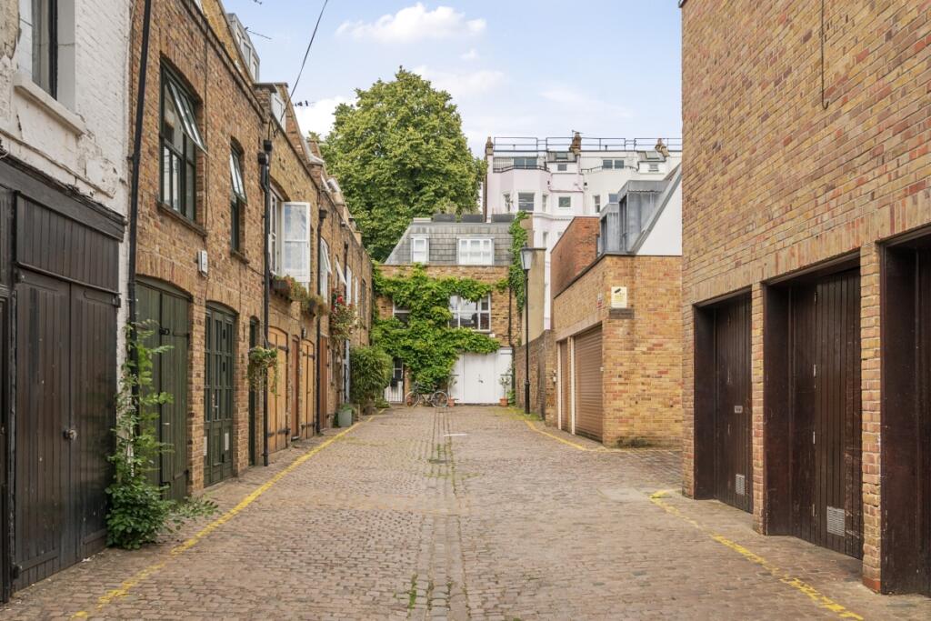 2 bedroom mews property for rent
