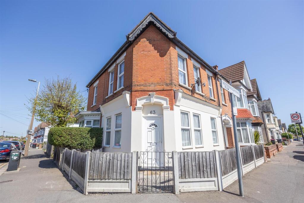 Main image of property: SOUTHBOURNE GROVE, Westcliff-On-Sea