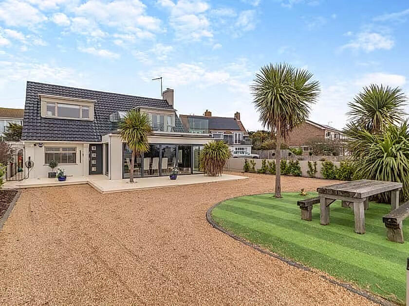 4-bed detached on 5 The Esplanade, Holland on Sea, CO15 5TT, £699,950