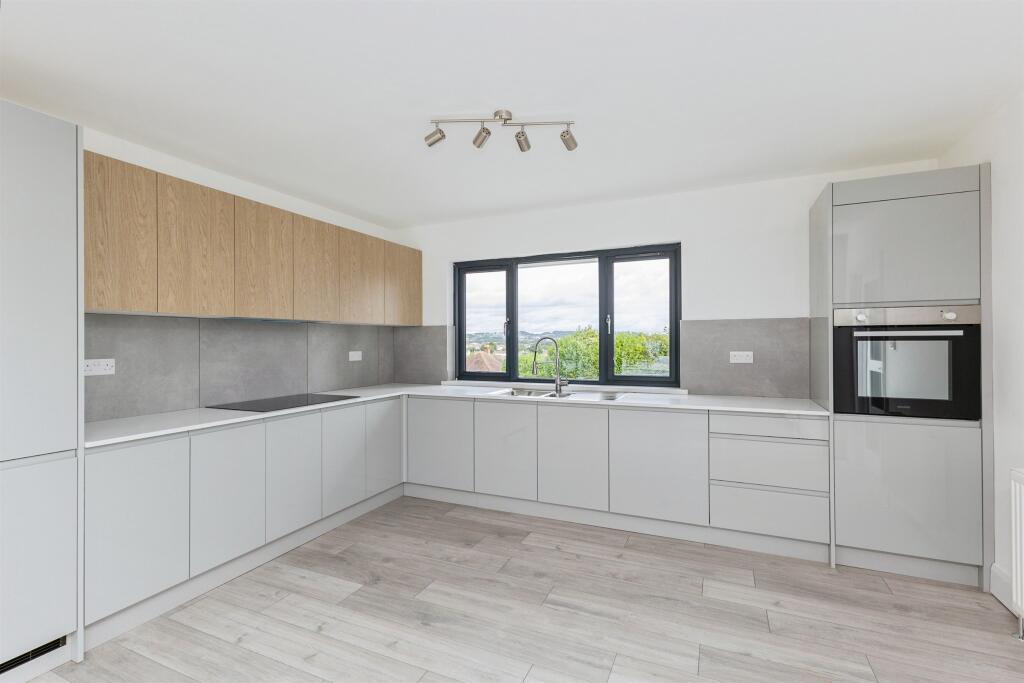 House in Torquay - View 2