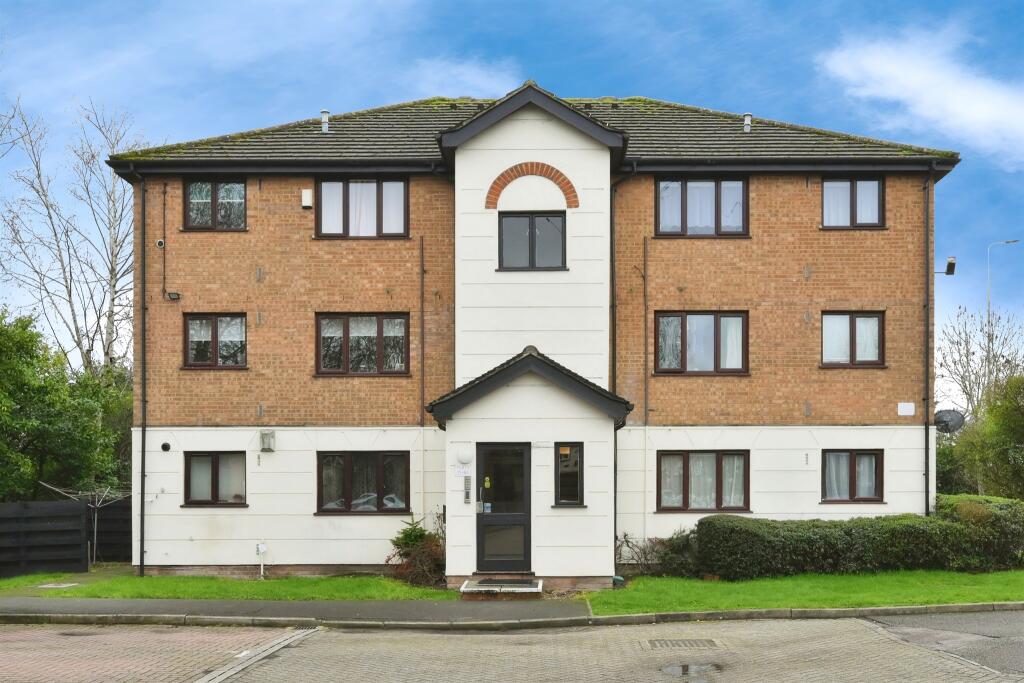 Main image of property: Parrotts Field, Hoddesdon