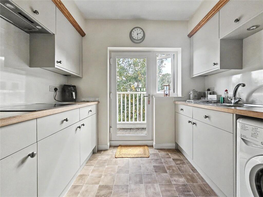 Apartment in Taunton - View 4