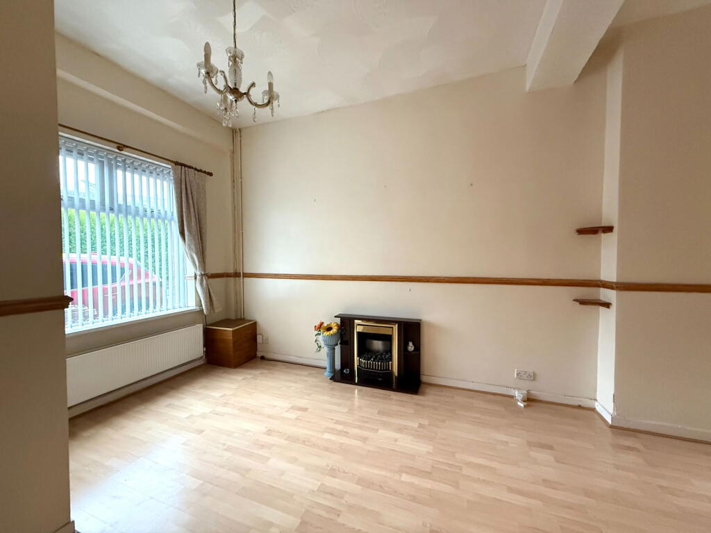 Commercial Street, Senghenydd, Caerphilly, CF83 4GY photo 4