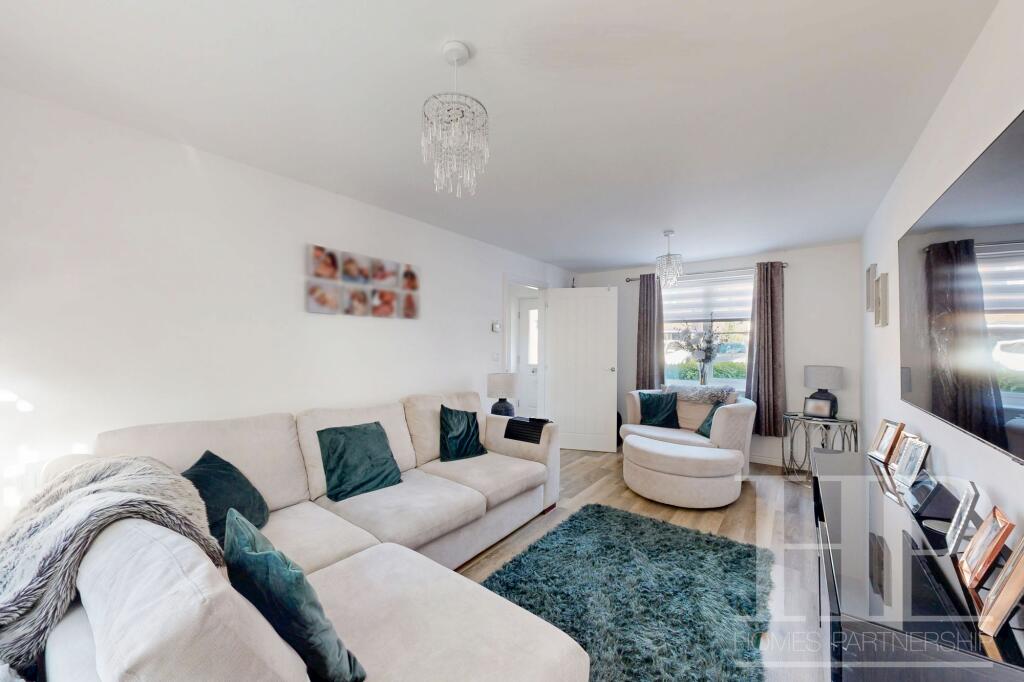 House in Horsham, Colgate - More