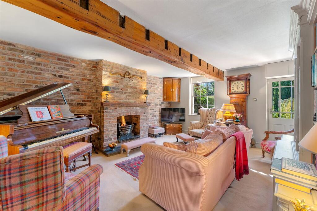 18 Bollin Grove, Prestbury, SK10 photo 2