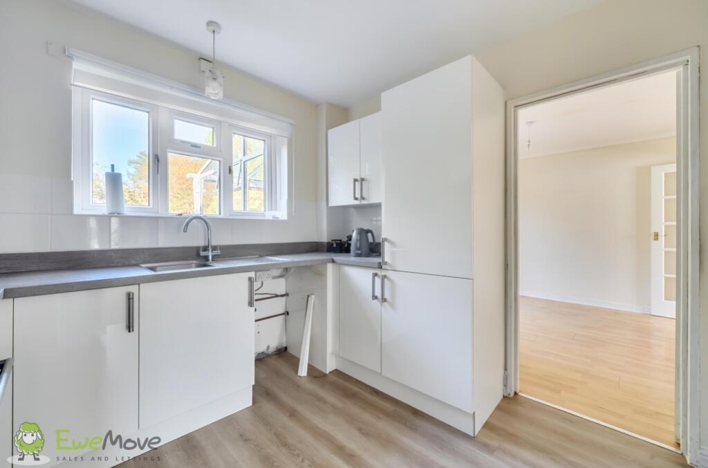 House in Basingstoke and Deane, Baughurst - View 2