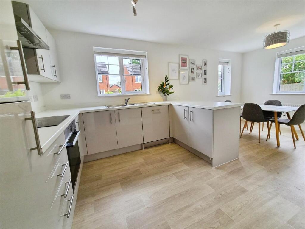 Larch Drive, Sandbach - View 5