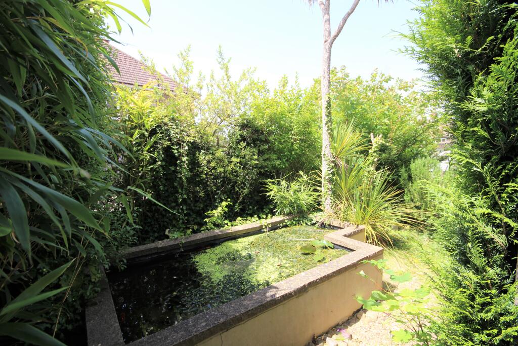 Apartment in Watford - View 3