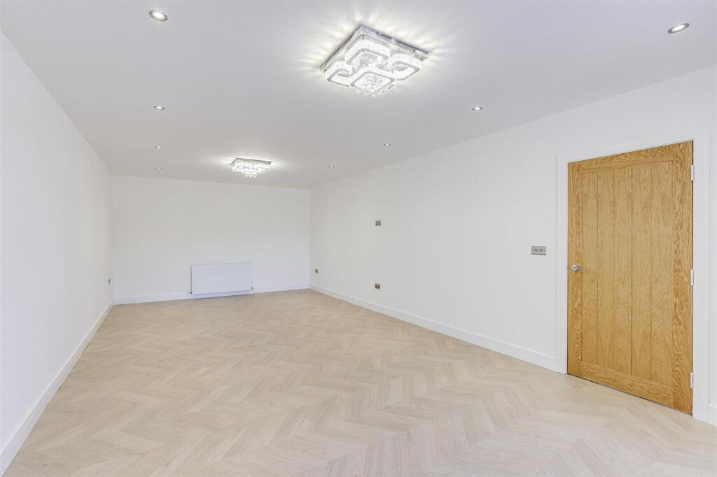 House in Nottingham - View 5