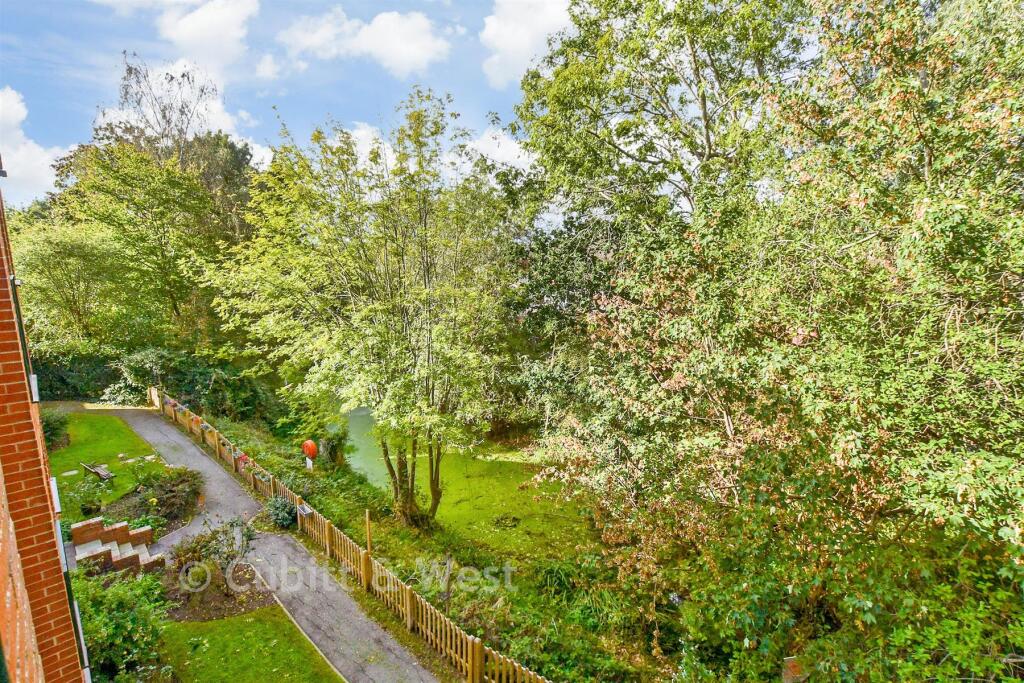 Apartment in Tonbridge - View 3