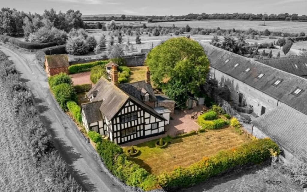Main image of property: Brook Farm Cottage Moss Lane, Tarporley, Beeston Castle