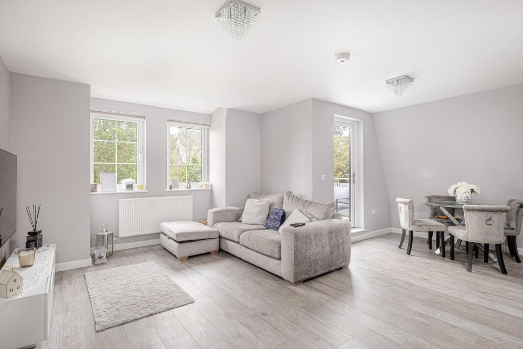 Apartment in East Hertfordshire, Bishop's Stortford - View 2