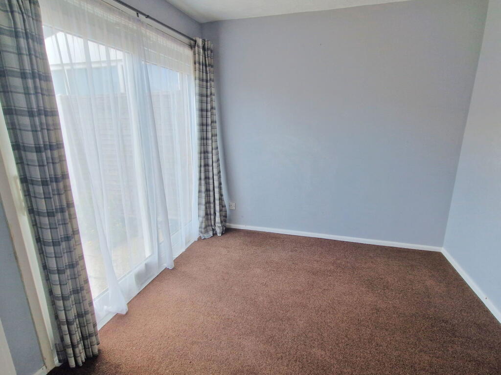 Gale Moor Avenue, Alverstoke, Gosport PO12 2SZ photo 4
