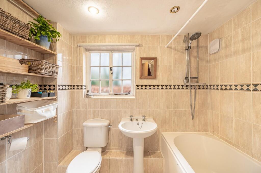 House in Uttlesford, Church End, Stebbing - View 4
