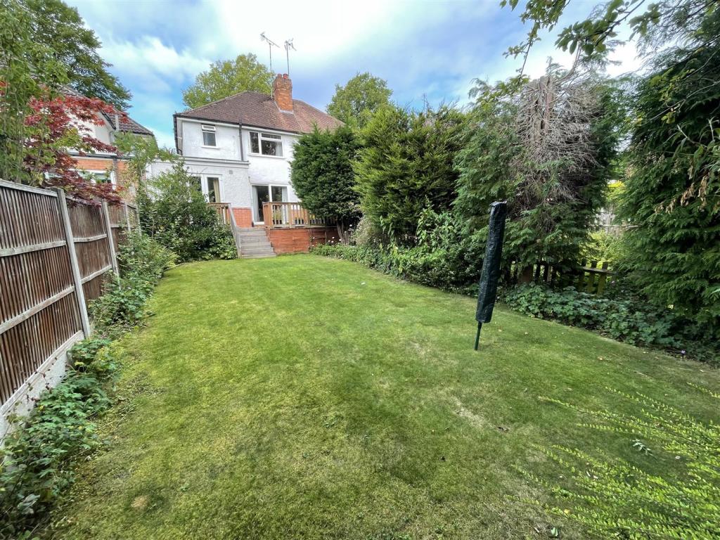 6 WATWOOD ROAD photo 2