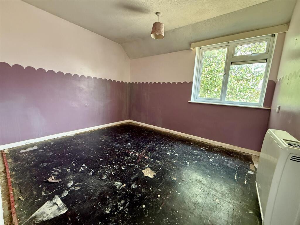 Apartment in Swindon - More