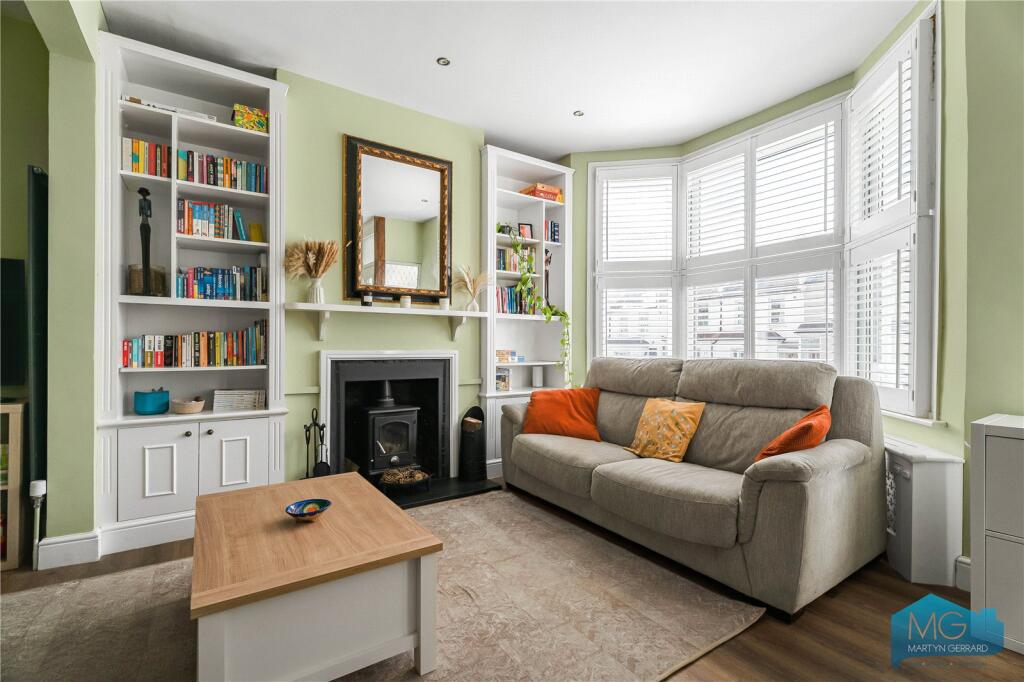 Main image of property: Long Lane, London, N3