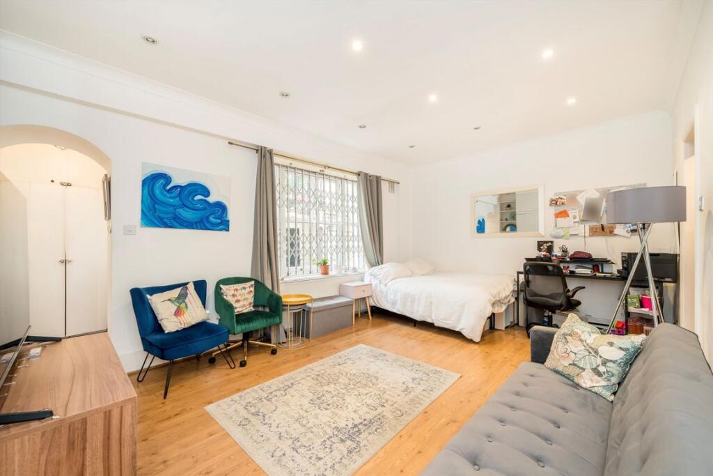 Apartment in London - View 2