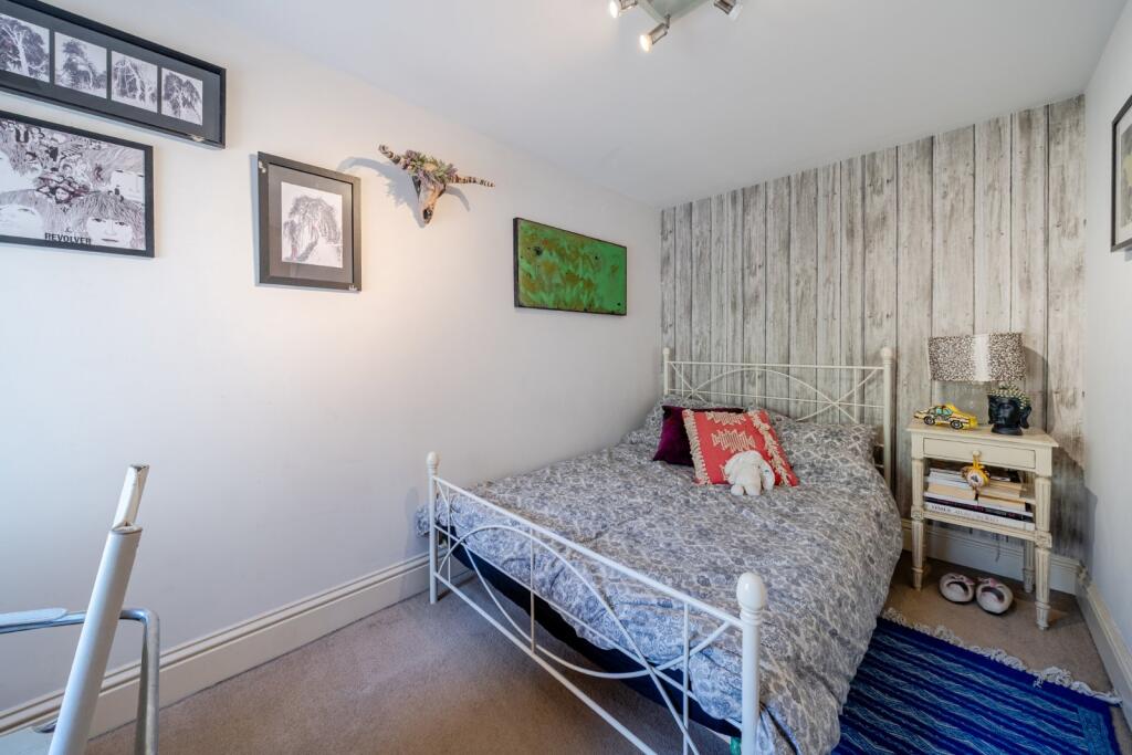 Apartment in London - View 5