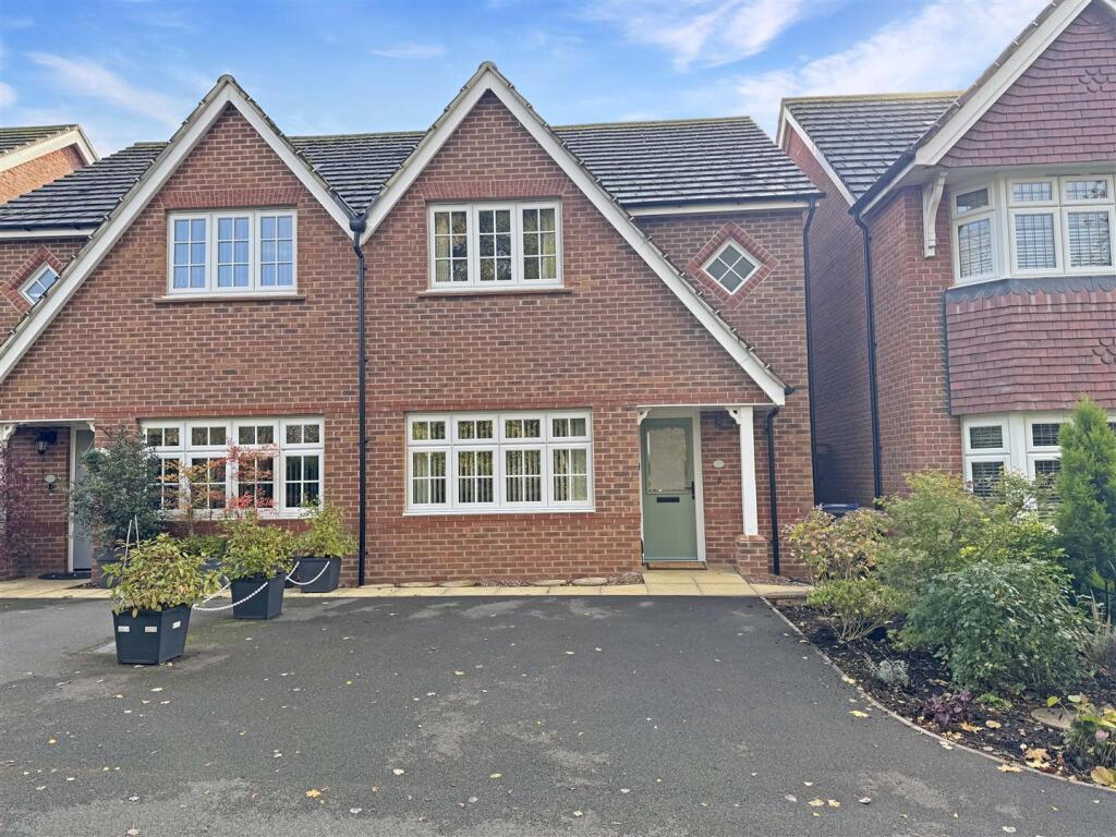 Main image of property: Rieth Close, Hinckley
