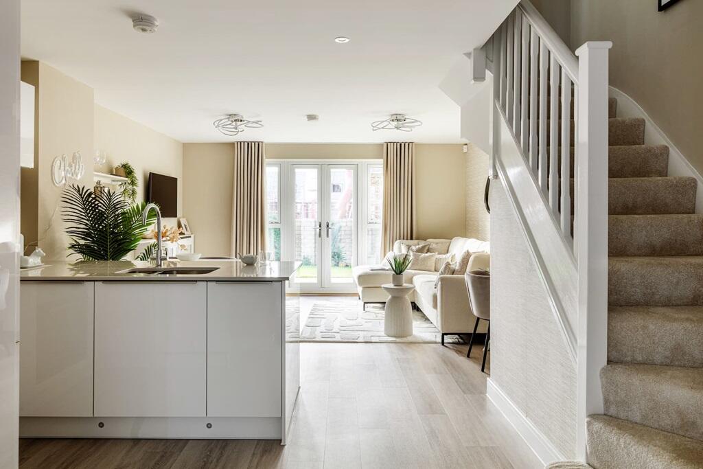 House in Worcester, Worcestershire - More