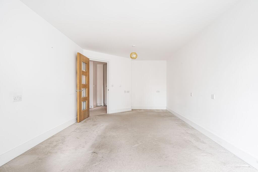 Old Park Road, Hitchin, SG5 - View 5