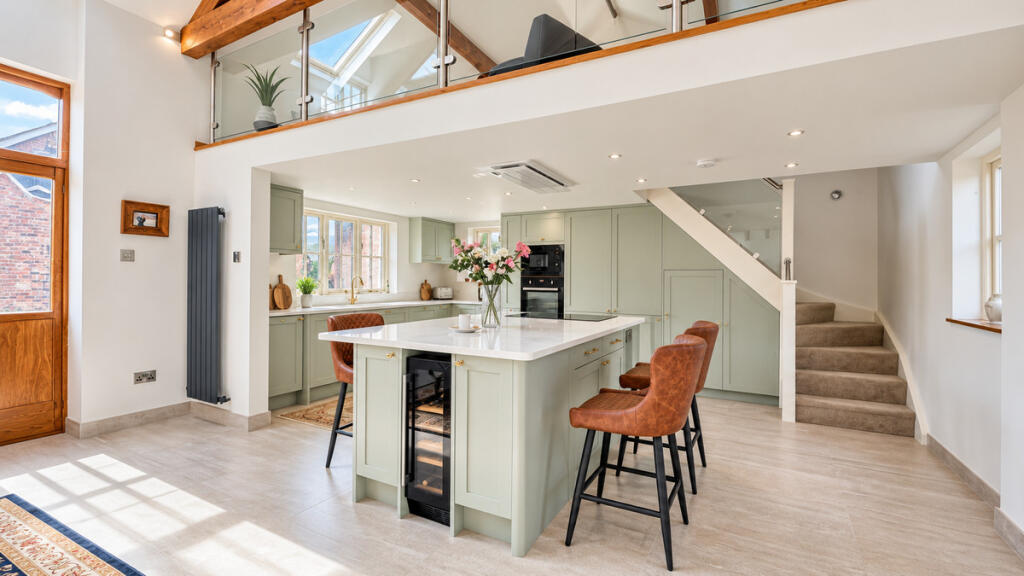 House in Stockport - View 2