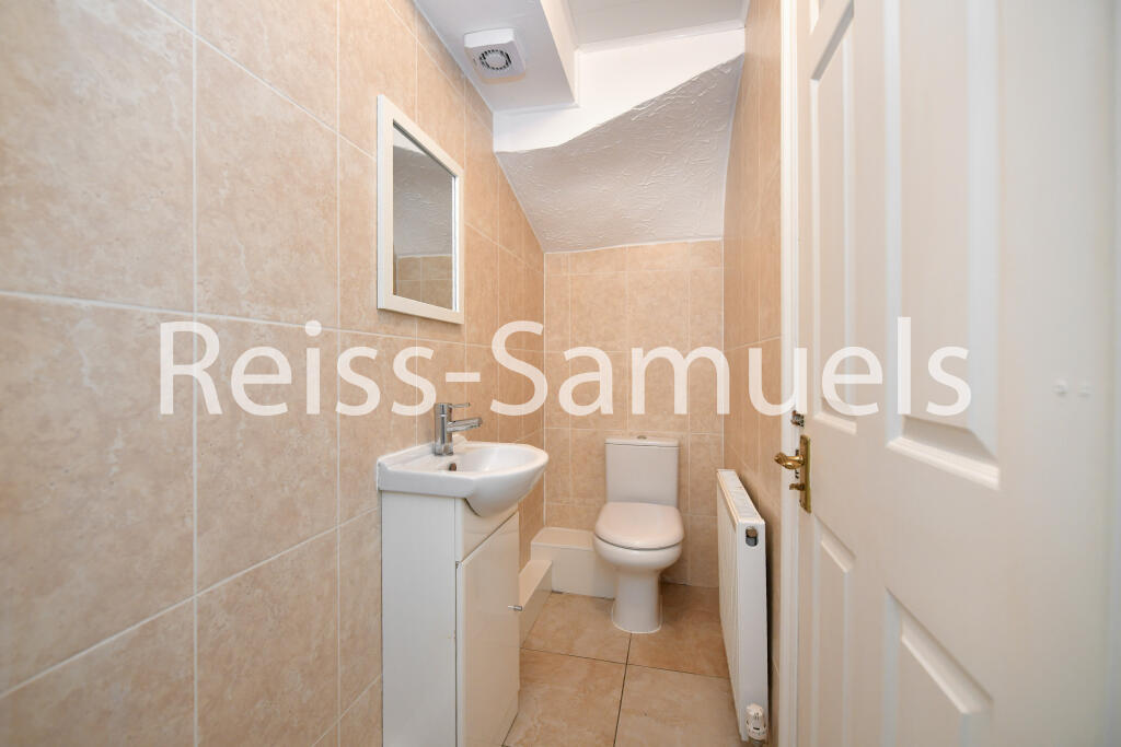 5 bedroom terraced house for rent