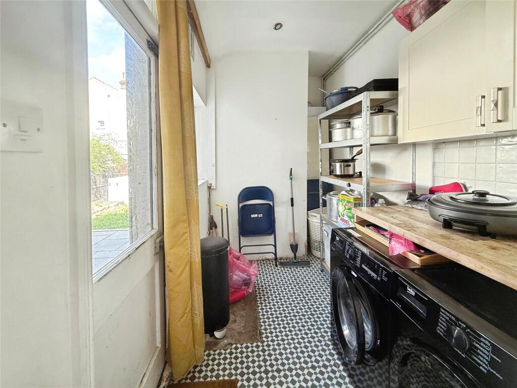 Westborough Road, Westcliff-on-Sea, Essex photo 4