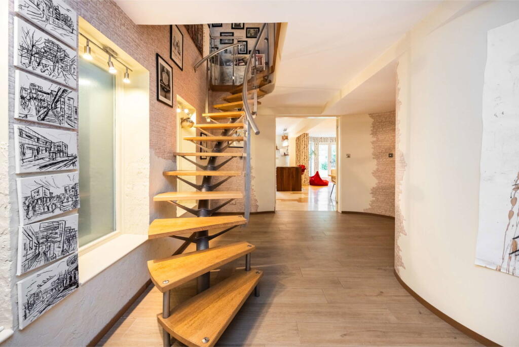 Apartment in London - More