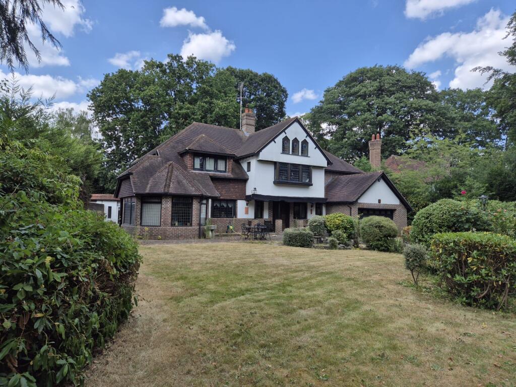 Main image of property: Bassett Wood Road, Southampton, SO16