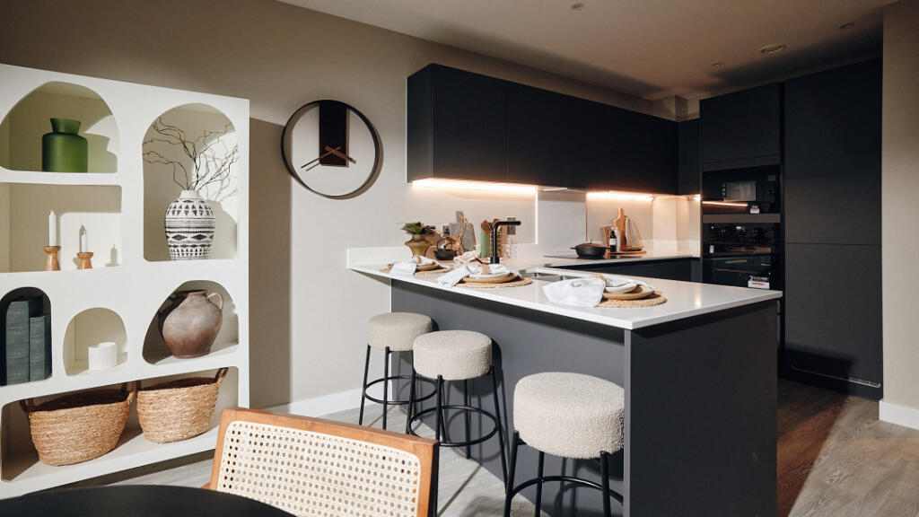 Apartment in Twickenham - View 2