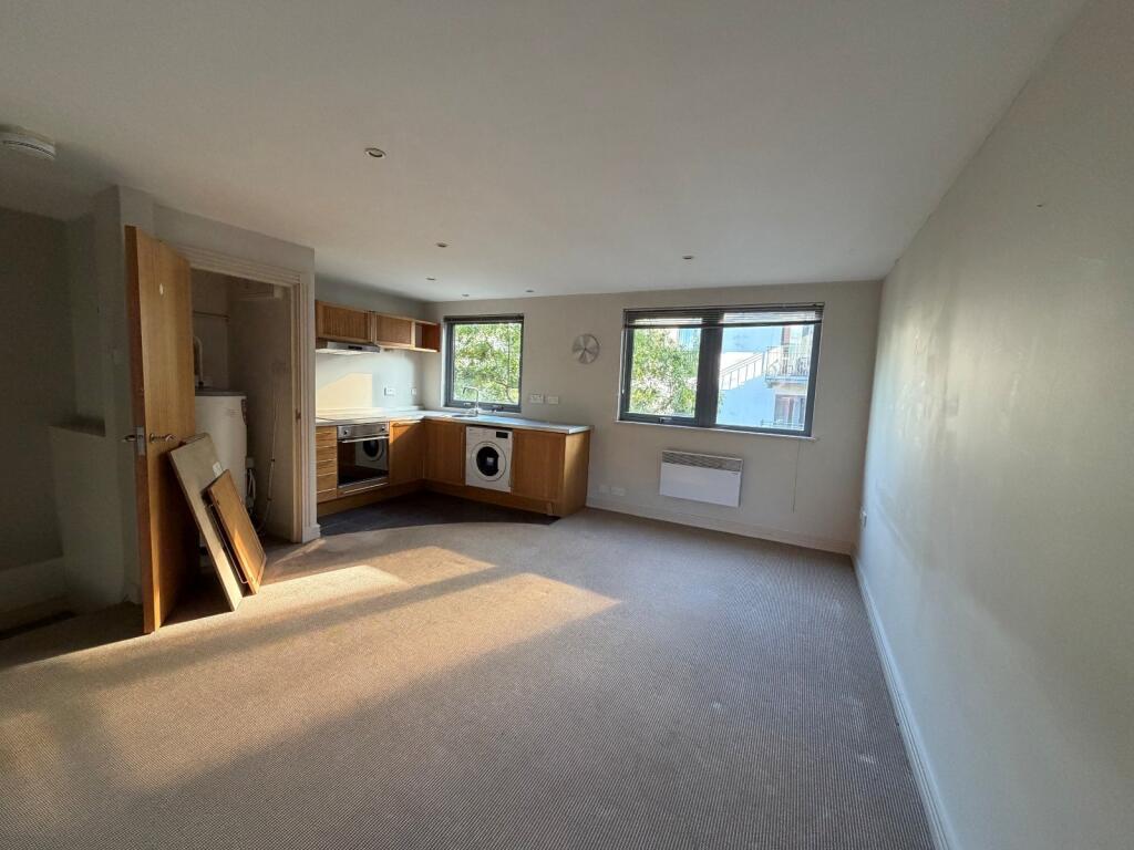 Apartment in Birmingham, Ladywood - More