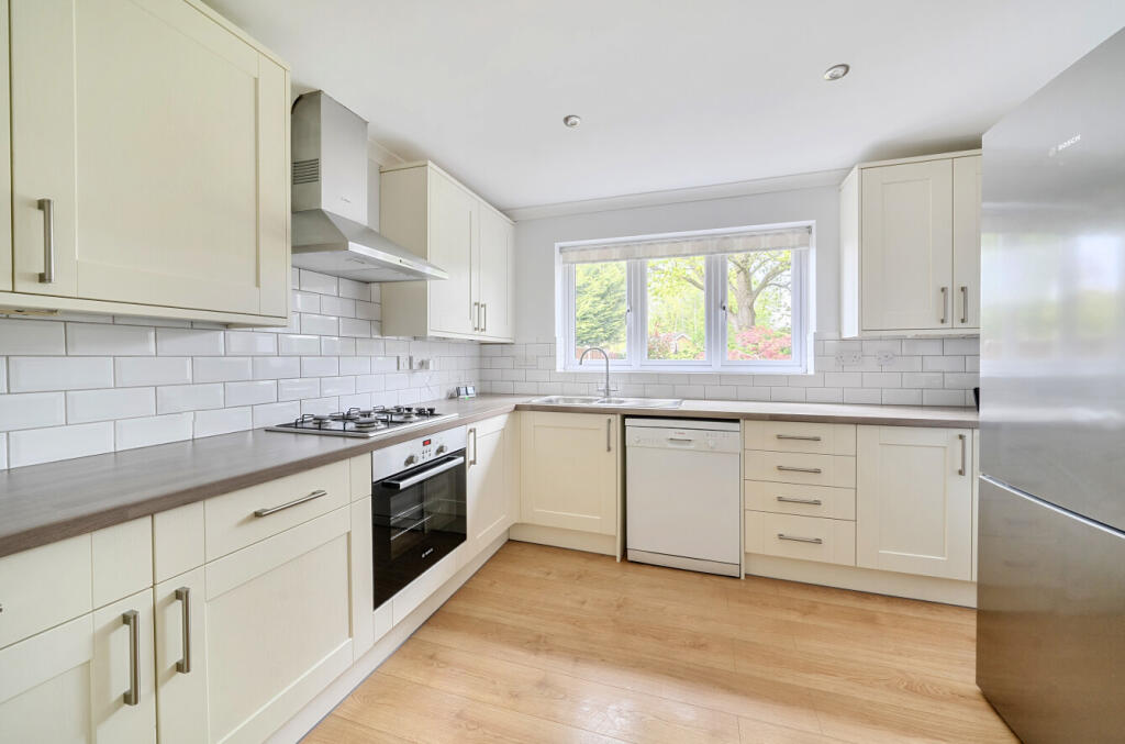 House in Bracknell - View 3
