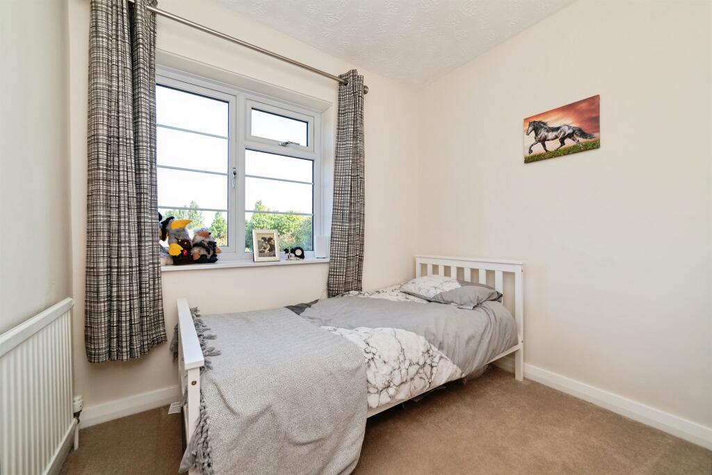 Knella Road, Welwyn Garden City photo 4