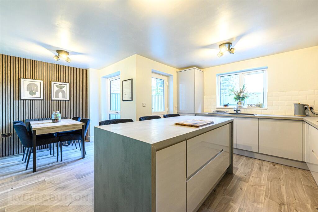 Dale View, Longwood, Huddersfield, West Yorkshire, HD3 photo 4
