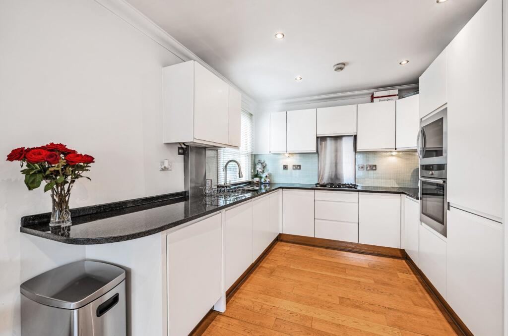 Apartment in London - View 4