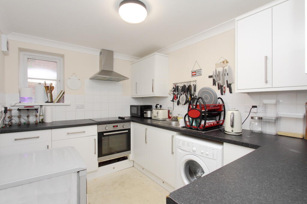 Andover Road, Ludgershall, SP11 - View 6