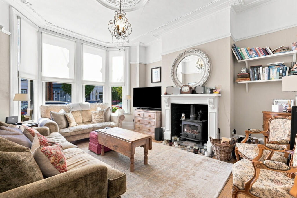 House in Southend-on-Sea - View 2