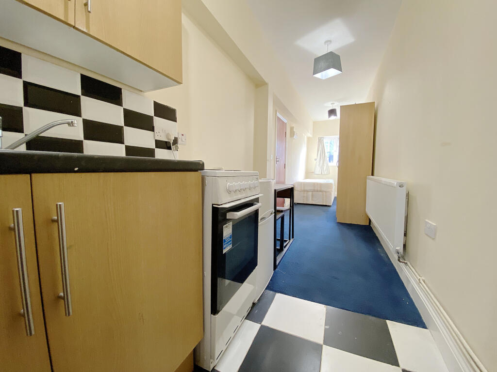 Main image of property: Oak Avenue, Hounslow, TW5