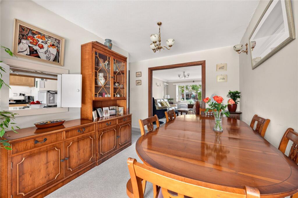 House in Woking, Surrey - View 4
