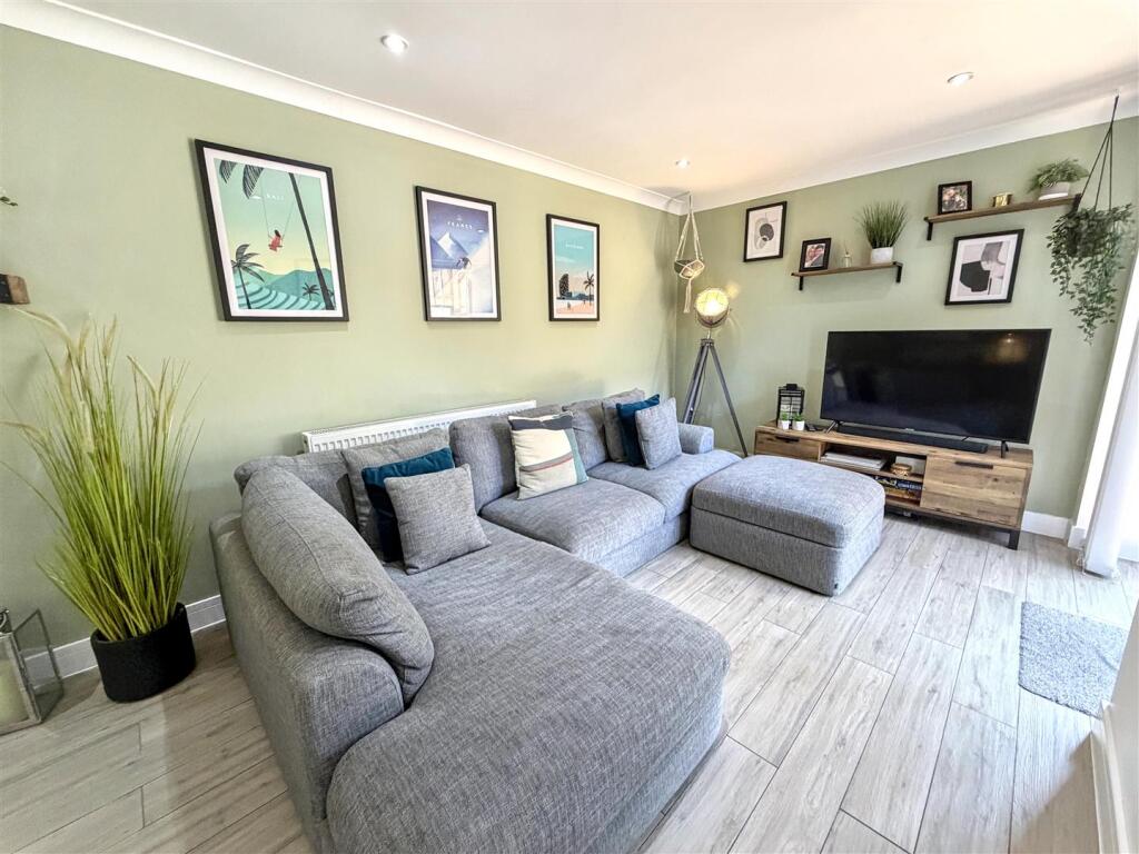 Apartment in London, Canning Town - View 4