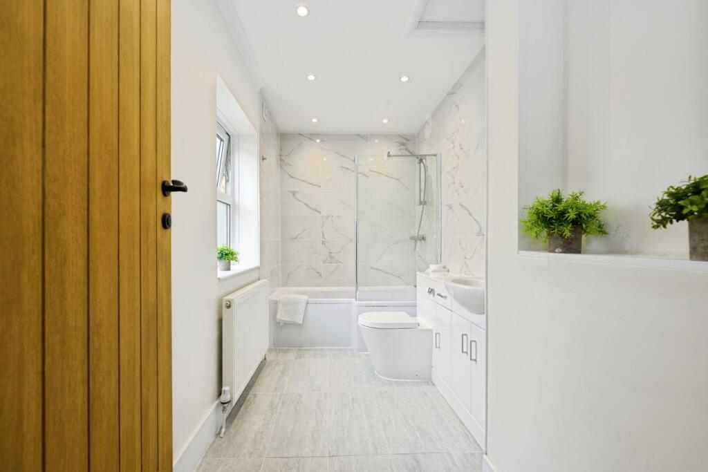 House in Reigate and Banstead, Reffles Bridge, Earlswood - View 2