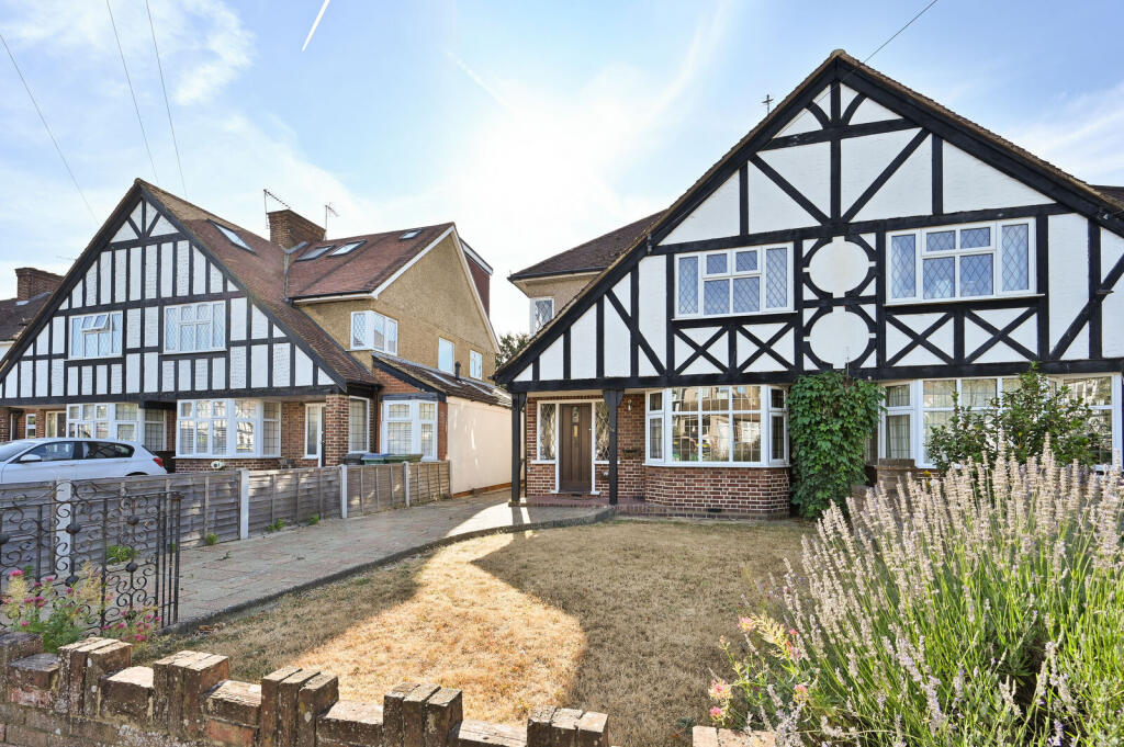 House in Watford - View 2