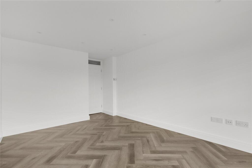 Apartment in London, Leyton - More