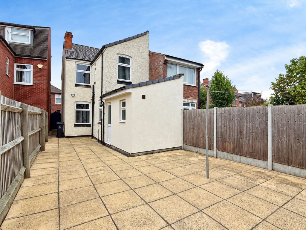 House in Leicester - View 5