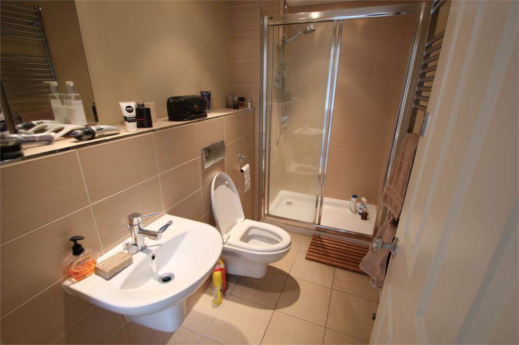 2 bedroom maisonette for rent